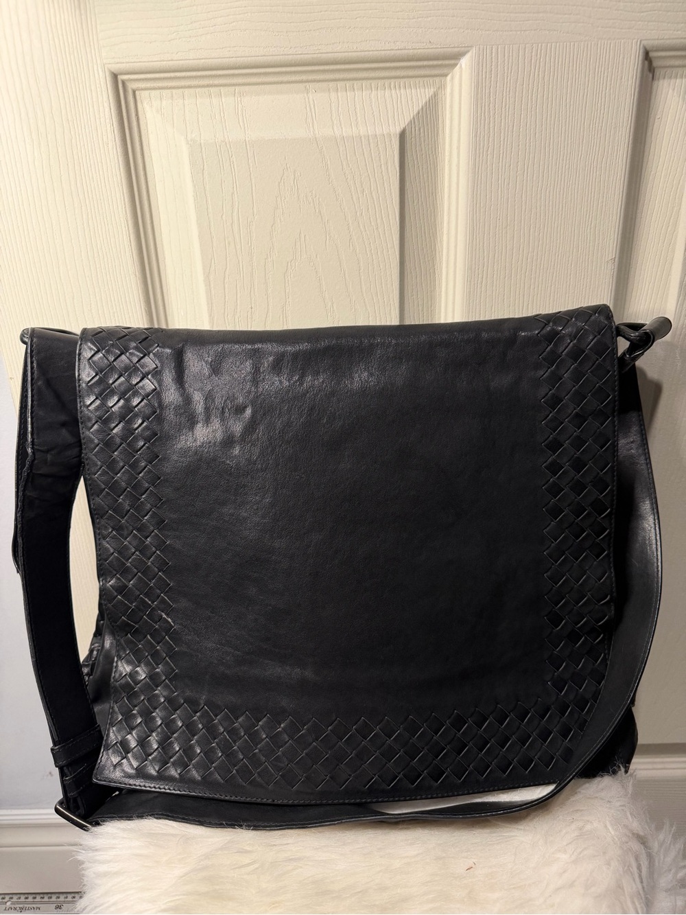 Bottega Veneta Black Woven-Trim Leather Messenger Bag